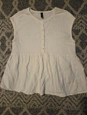 Y.A.S Lightweight White Sleeveless Button Peplum Top